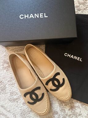 CHANEL Espadrilles